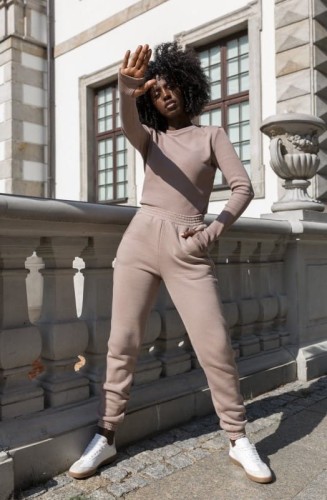 dres-trzyczesciowy-z-dluga-katana-bezowy- 4.jpg