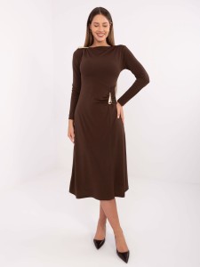 Brązowa midi sukienka z dekoltem w łódkę