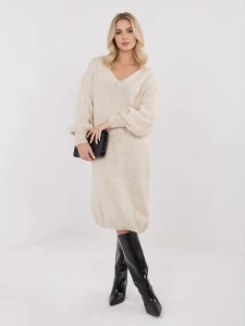 Jasnobeżowa sukienka dzianinowa oversize midi z dekoltem V