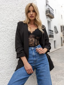 Klasyczna czarna marynarka damska 