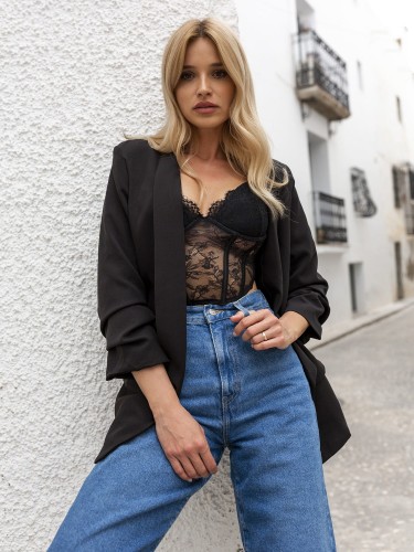 Klasyczna czarna marynarka damska 1.jpg