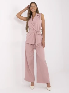 Brudnoróżowy garnitur damski z dwurzędowym zapięciem