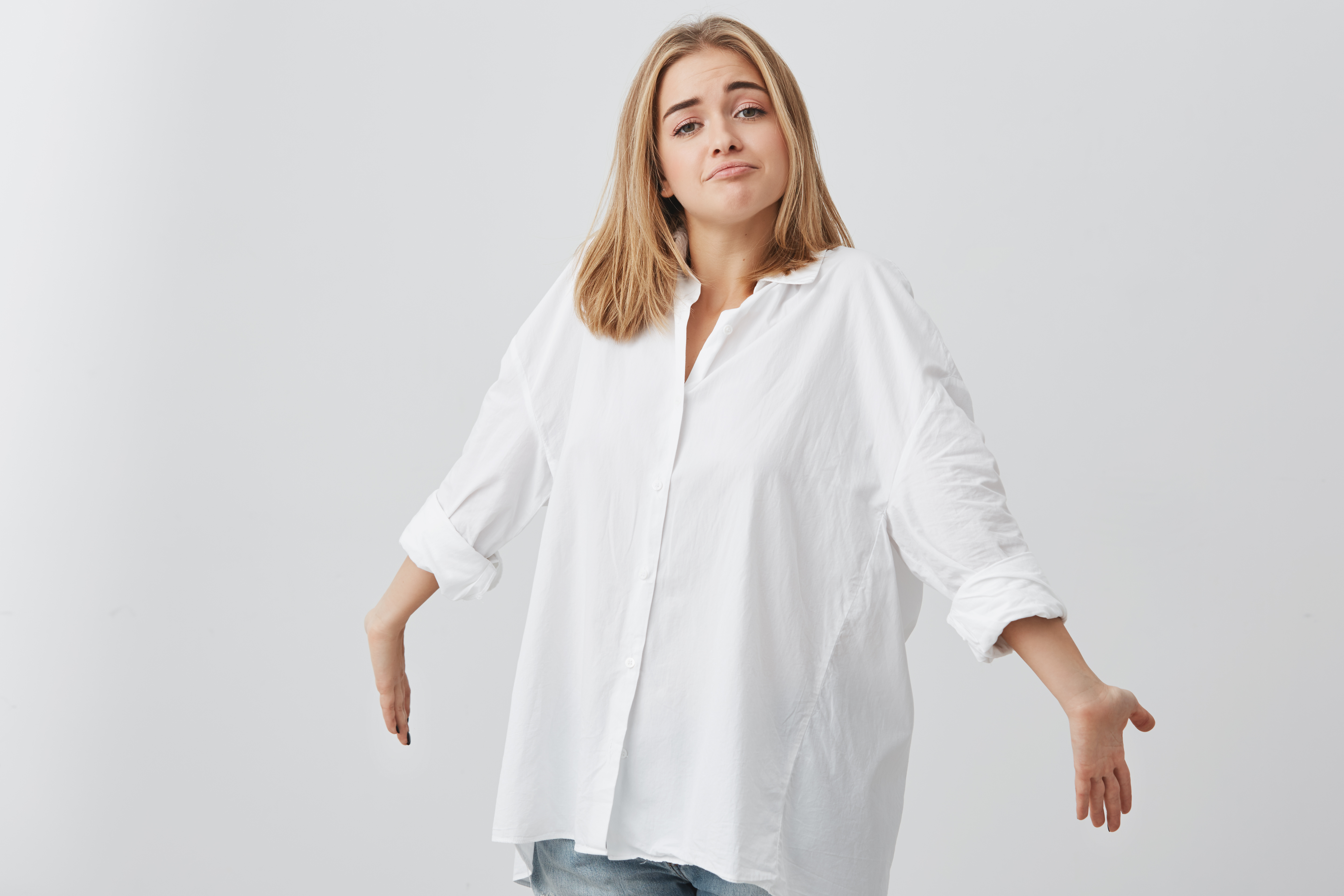Koszula oversize damska – dla kogo pasuje i jak dobrać do sylwetki?